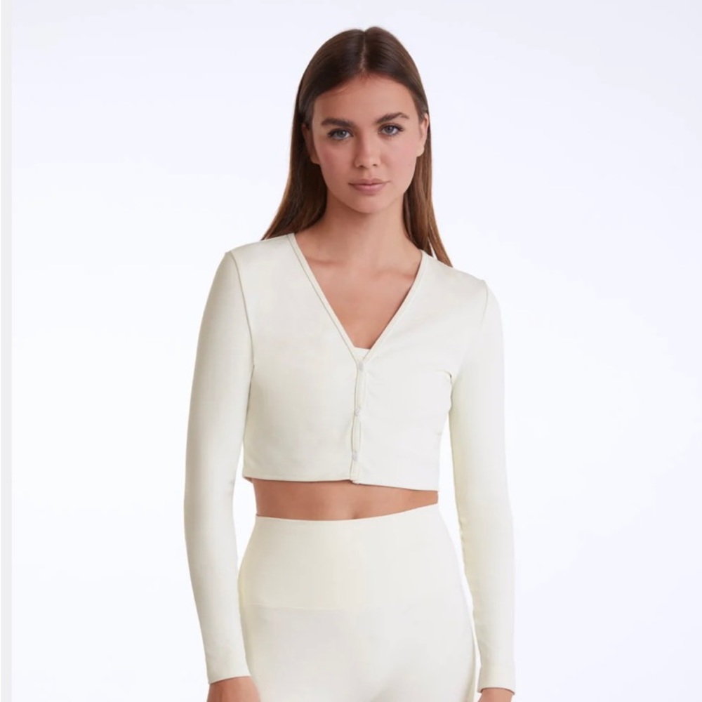 SET Active Luxform Cream Cardigan size Small in color Blanc